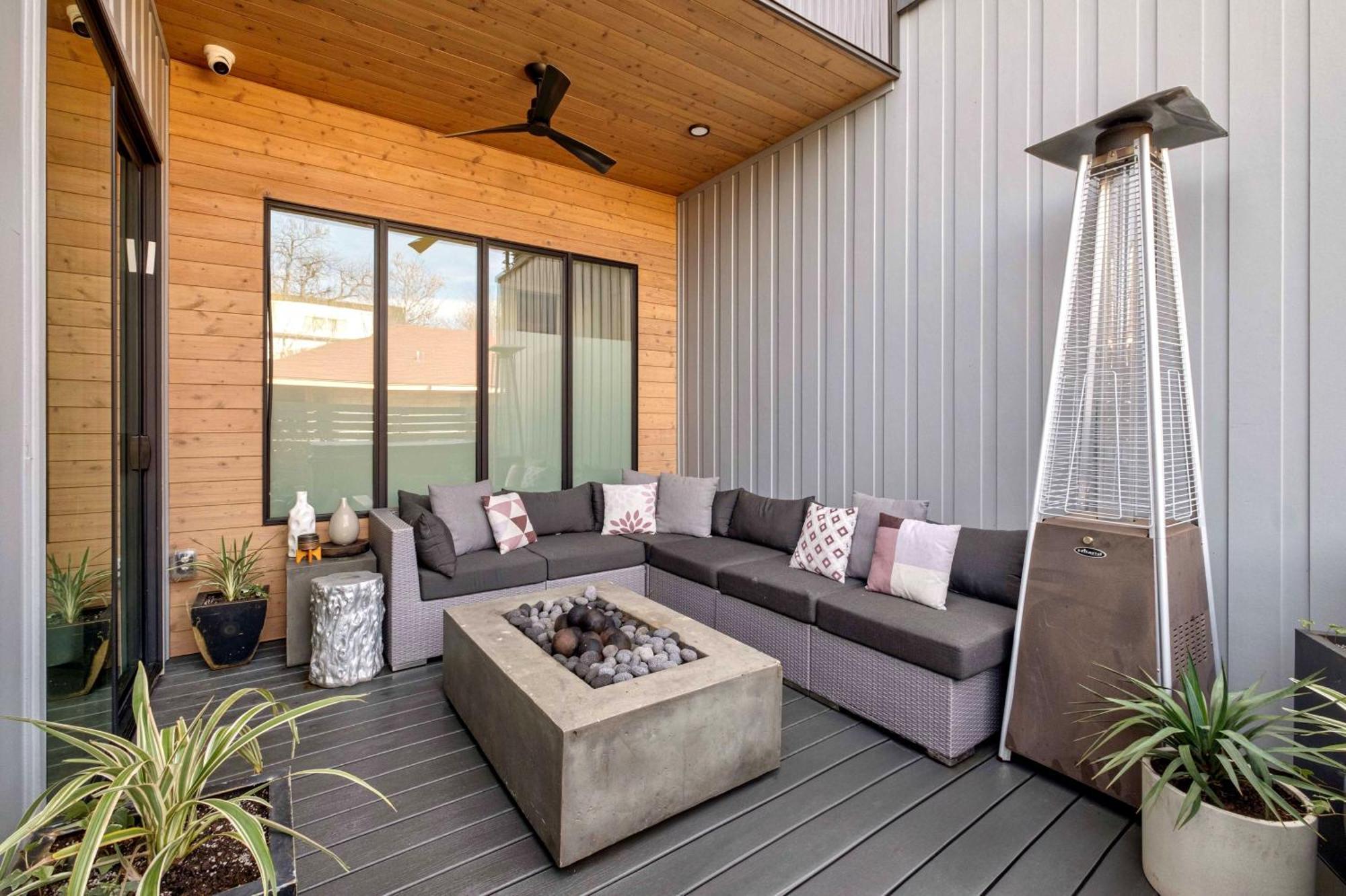 Вилла East Austin Flair With Hot Tub - Brass! Экстерьер фото